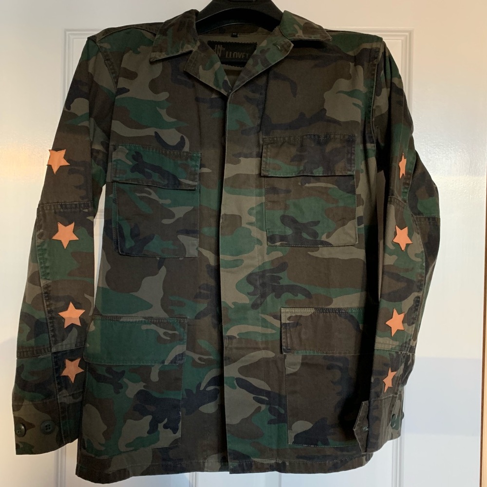 NWOT - Custom Oversized Camo Star Patched Jacket